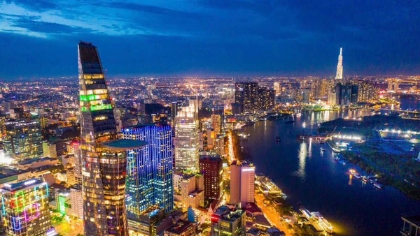 Thành phố Hồ Chí Minh về đêm.