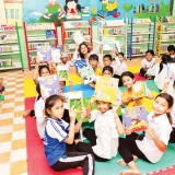 Không gian đọc đầy màu sắc tại thư viện thân thiện Trường tiểu học A Ô Lâm (An Giang). (Ảnh Room to Read Viet Nam)