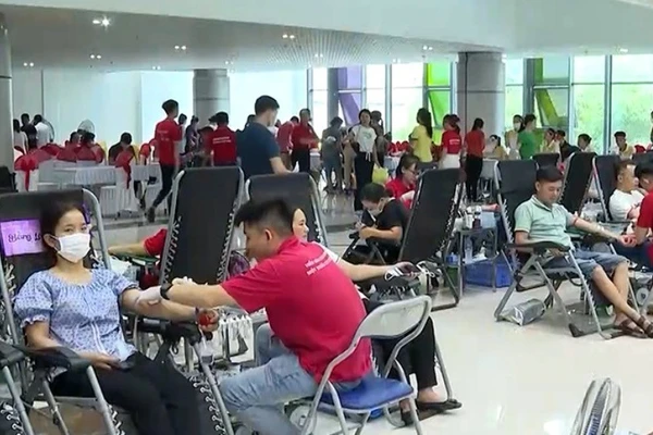 [Video] Tôn vinh 100 người hiến máu tình nguyện tiêu biểu toàn quốc năm 2025
