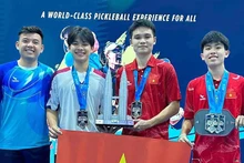Trịnh Linh Giang (thứ 2 từ phải sang) giành chức vô địch đơn nam. (Ảnh: PPA)