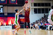 Nguyễn Huỳnh Phú Vinh có hai pha ném xa ở hiệp cuối giúp Saigon Heat đoạt chiến thắng. (Ảnh: VBA)