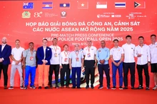 Đại diện các đội bóng tham dự giải đấu.