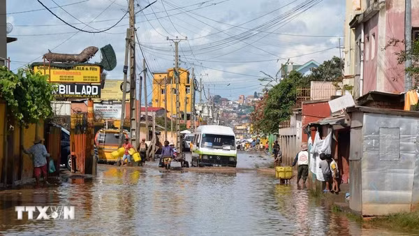 Madagascar là một quốc đảo lớn nằm ở Ấn Độ Dương, cách bờ biển Đông Nam của Mozambique khoảng 400km. Đây là hòn đảo lớn thứ 4 thế giới về diện tích, rộng hơn 587.000km2. (Nguồn: THX/TTXVN)