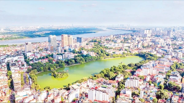 Tầm nhìn 100 năm của quy hoạch tổng thể và những chính sách đột phá là nền tảng để Hà Nội phát triển bền vững, thịnh vượng. (Ảnh ĐĂNG QUANG)