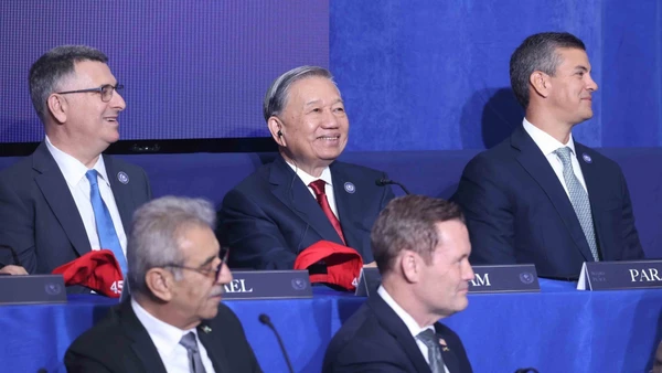 Tổng Bí thư Tô Lâm và các đại biểu dự Phiên khai mạc Hội đồng Hòa bình về Gaza. (Ảnh: Thống Nhất/TTXVN)