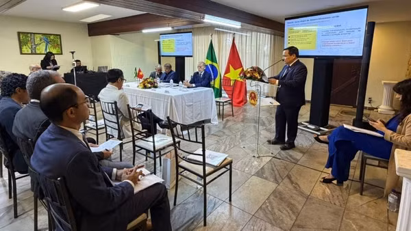 Đại sứ Bùi Văn Nghị phát biểu tại sự kiện. Ảnh: Đại sứ quán Việt Nam tại Brazil