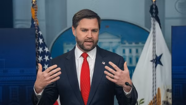 Phó Tổng thống Mỹ JD Vance phát biểu tại cuộc họp báo ở Nhà trắng, Washington, D.C. (Ảnh: THX/TTXVN)