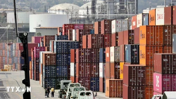 Cảng hàng hóa Long Beach, Mỹ. (Ảnh: THX/TTXVN)