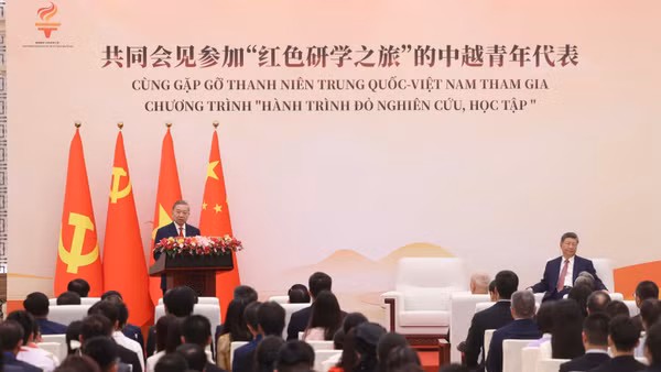 Tổng Bí thư, Chủ tịch nước Tô Lâm phát biểu tại buổi gặp gỡ thanh niên hai nước tham gia chương trình “Hành trình Đỏ nghiên cứu, học tập”. (Ảnh: THỐNG NHẤT/TTXVN)