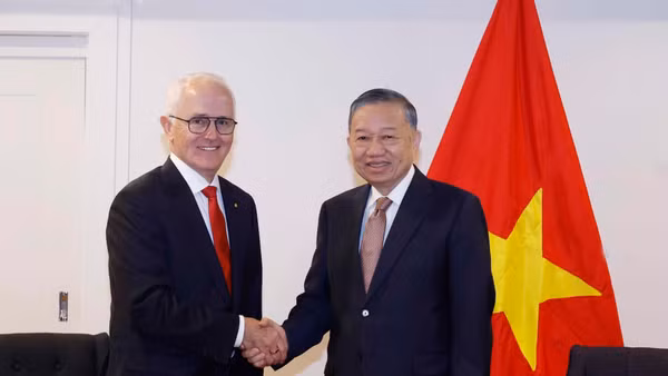 Tổng Bí thư, Chủ tịch nước Tô Lâm tiếp nguyên Thủ tướng Australia Malcolm Turnbull AC, Chủ tịch Công ty công nghệ Advanced Navigation. (Ảnh: TTXVN)