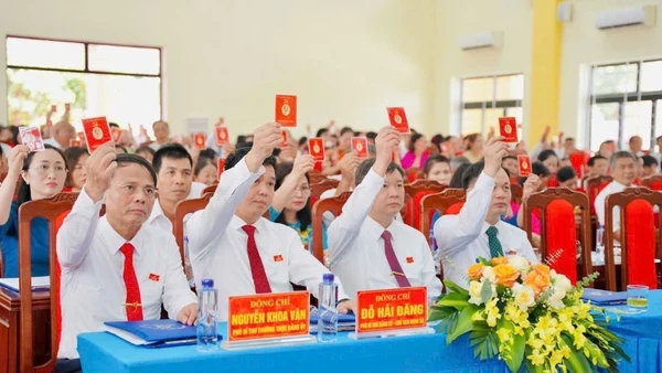 Đại biểu dự Đại hội đại biểu Đảng bộ xã Liên Châu.