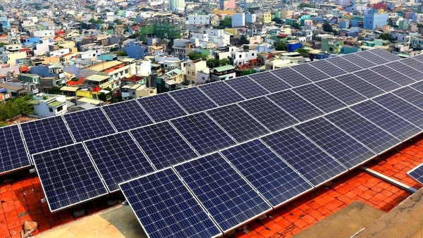 Gỡ "nút thắt" để thu hút đầu tư vào năng lượng xanh.