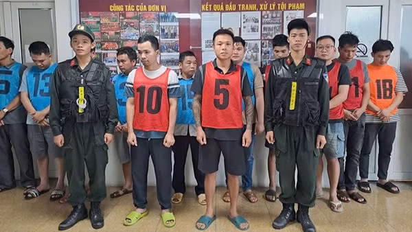 Triệt phá đường dây chế tạo, tàng trữ, mua bán trái phép vũ khí quân dụng do Ngô Quang Vỹ cầm đầu.