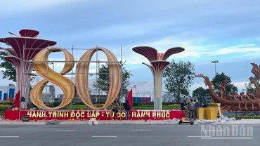 Triển lãm thành tựu đất nước kỷ niệm 80 năm Quốc khánh 2/9 gấp rút hoàn thiện để đón khách tới thăm quan.