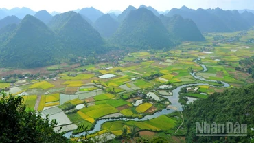 Ngành văn hóa quyết tâm thúc đẩy du lịch thành ngành kinh tế mũi nhọn. 