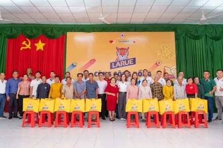 Larue cùng cộng đồng đón Tết an vui 2026" lan tỏa sâu rộng tinh thần nhân ái, nghĩa tình, góp phần mang đến mùa Xuân ấm áp đến với cộng đồng có hoàn cảnh khó khăn.