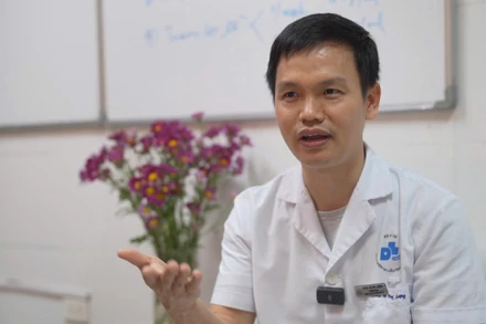 Theo Tiến sĩ, bác sĩ Vũ Huy Lượng, Trưởng khoa Laser và săn sóc da, Bệnh viện Da liễu Trung ương.