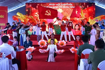 Công an tỉnh Cà Mau phối hợp Ủy ban nhân dân phường Tân Thành, tỉnh Cà Mau tổ chức Ngày hội toàn dân bảo vệ an ninh Tổ quốc năm 2025.