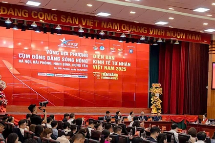 Quang cảnh phiên đối thoại địa phương thứ 8 tại cụm Đồng bằng sông Hồng của VPSF 2025.