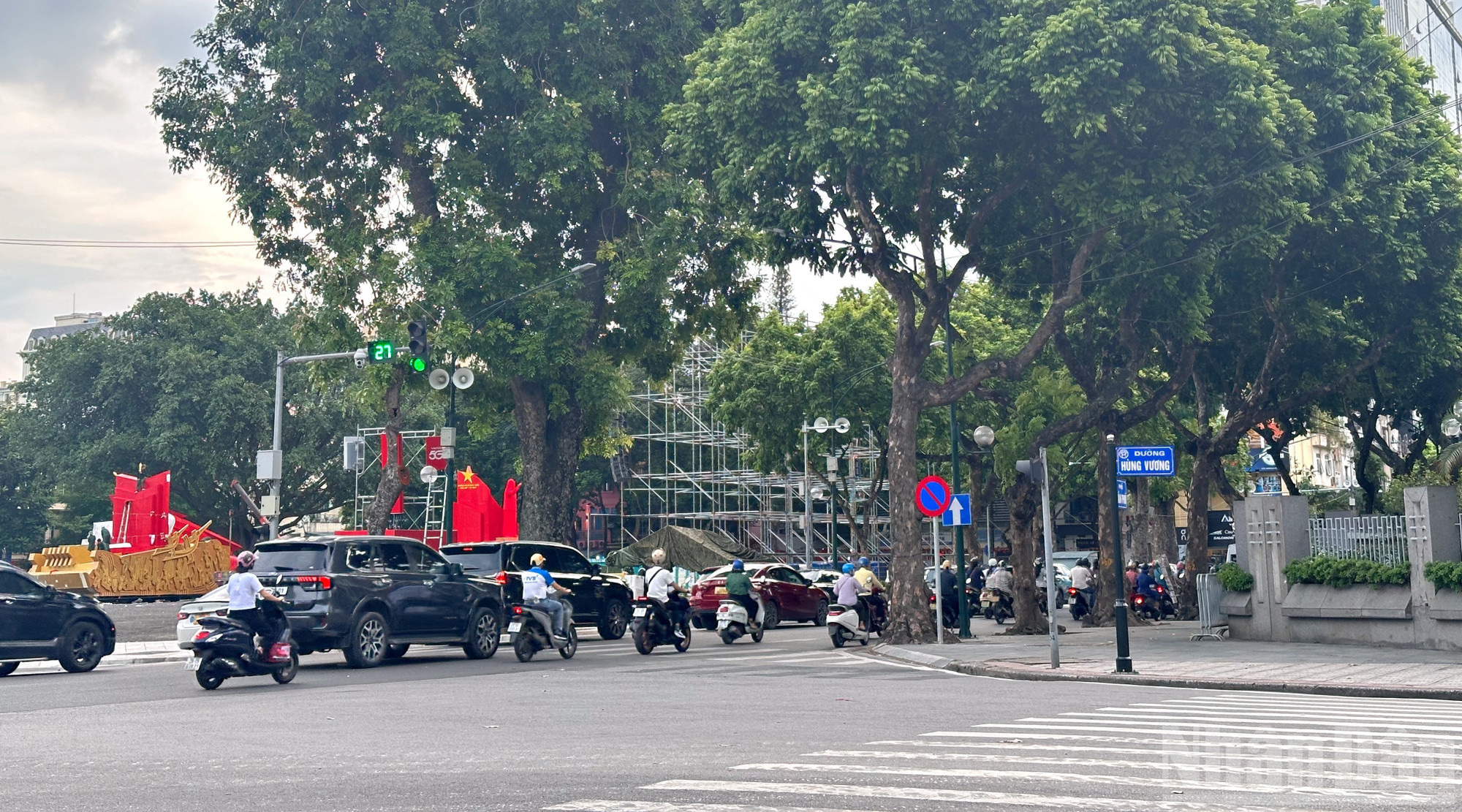 Ngã tư Hùng Vương - Trần Phú. ndo_br_nga-tu-hung-vuong-tran-phu.jpg
