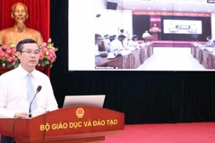 Thứ trưởng Giáo dục và Đào tạo Nguyễn Văn Phúc phát biểu. 
