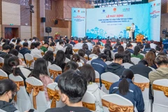 Quang cảnh lễ phát động.