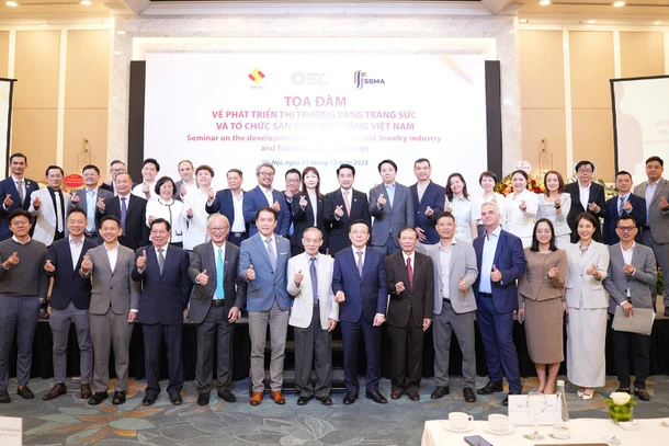 Các đại biểu tham dự tọa đàm.