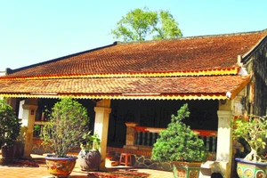 Nhà cổ Đốc Phủ sứ Nguyễn Văn Kiên tọa lạc tại số nhà 39 đường Phan Chu Trinh (phường Tân Ninh, tỉnh Tây Ninh).