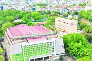 Nhà hát Hòa Bình (Quận 10 cũ), một tài sản công đang được sửa chữa. (Ảnh CTV)