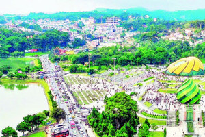  Phát triển vùng đô thị du lịch đẳng cấp
