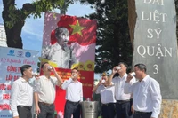 Công ty Cổ phần Cấp nước Bến Thành đưa vào sử dụng trụ nước uống nước tại vòi đặt tại Đài Liệt sĩ Quận 3, phường Xuân Hoà. (Ảnh: QUÝ HIỀN)