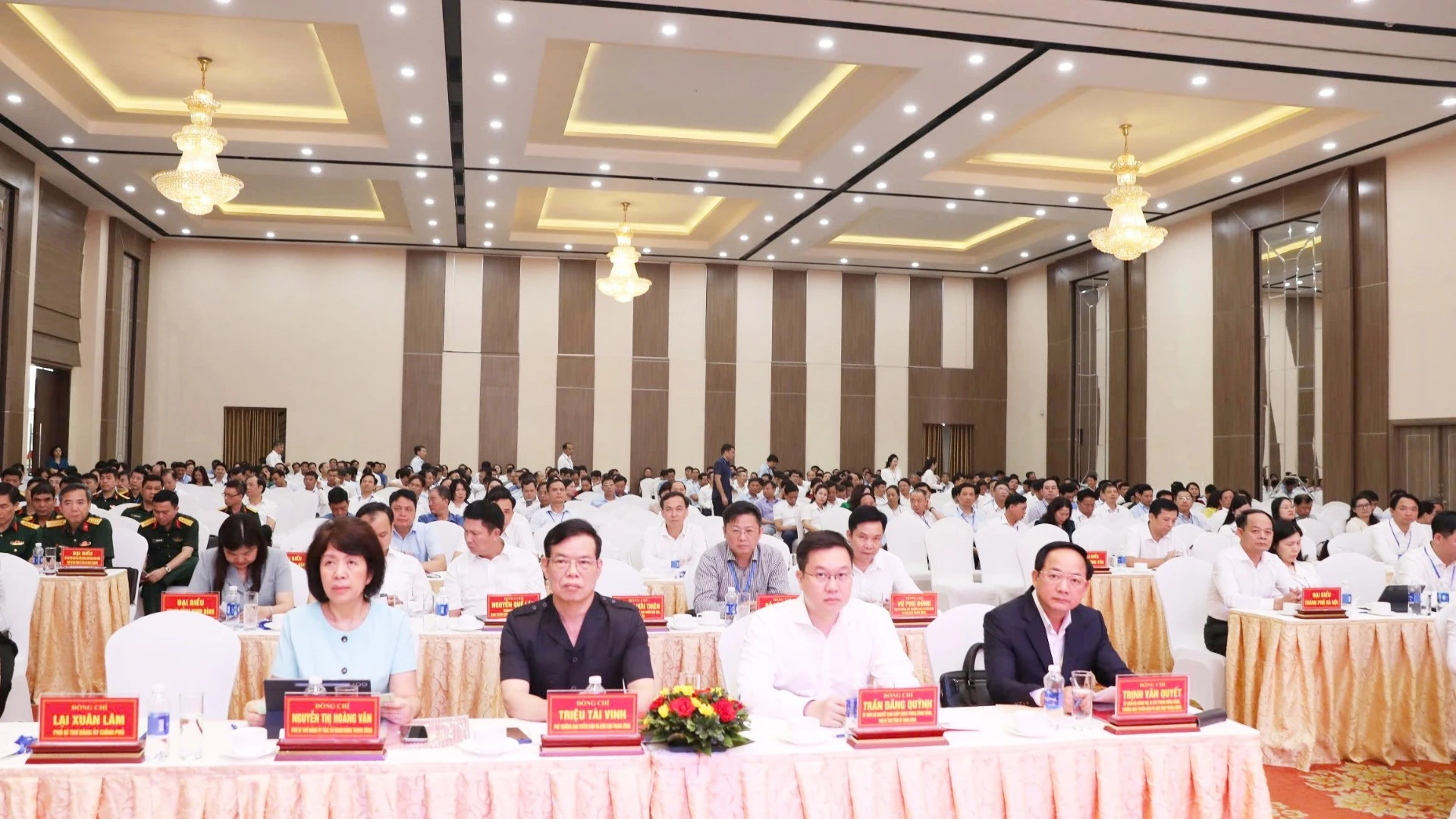 Đồng chí Trịnh Văn Quyết chủ trì hội nghị về công tác dân tộc và tôn giáo