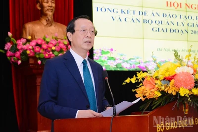 Thứ trưởng Thường trực Phạm Ngọc Thưởng phát biểu tại hội nghị.