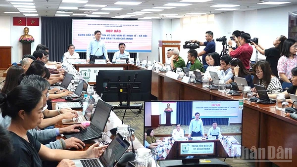 Quang cảnh buổi họp báo. (Ảnh: Linh Bảo)