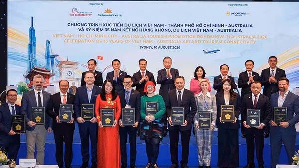 Lễ trao Biên bản ghi nhớ vinh dự được diễn ra dưới sự chứng kiến của Tổng Bí thư, Chủ tịch nước Tô Lâm cùng Đoàn đại biểu cấp cao Việt Nam. (Ảnh: Sở Du lịch thành phố)
