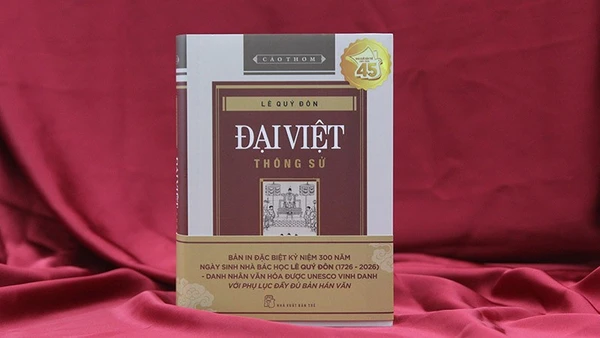 Bìa ấn bản đặc biệt Đại Việt thông sử của nhà bác học Lê Quý Đôn. (Ảnh: Nhà xuất bản Trẻ).