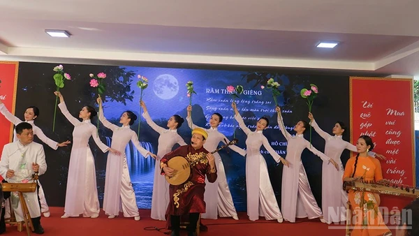 Chương trình Ngày thơ Việt Nam năm 2025 tại Thành phố Hồ Chí Minh. (Ảnh: LINH BẢO)