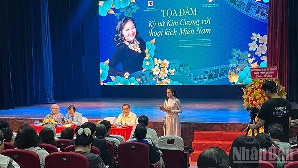 Quang cảnh buổi tọa đàm. (Ảnh Linh Bảo)