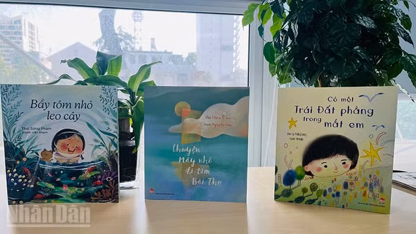 Bìa ba tập thơ thiếu nhi mới của Nhà xuất bản Kim Đồng. (Ảnh: LINH BẢO)