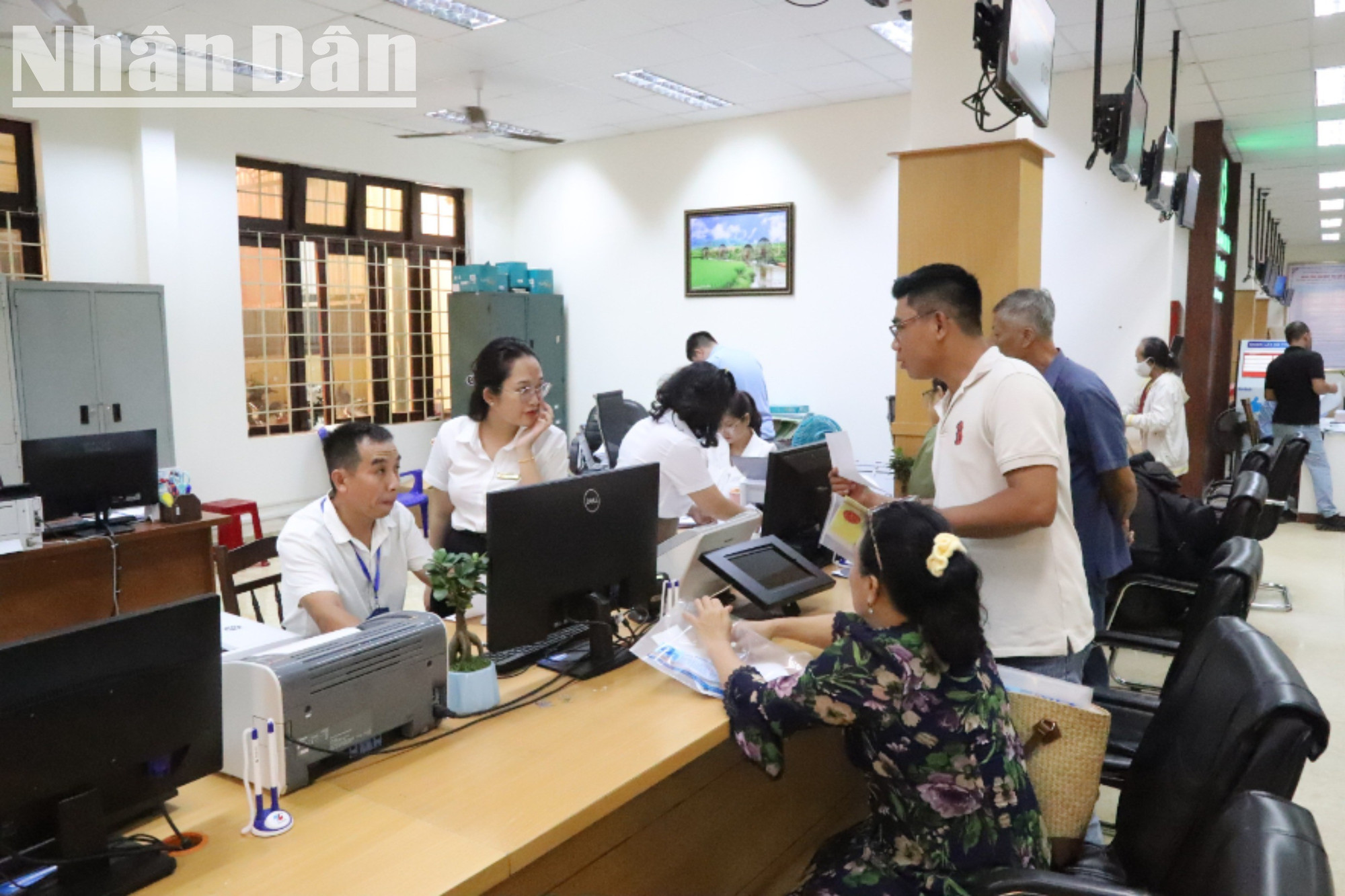 Tuy nhiên, được nhân viên VNPT Đắk Lắk xuống hỗ trợ nên các hoạt động được thông suốt. img-0787-1992.jpg