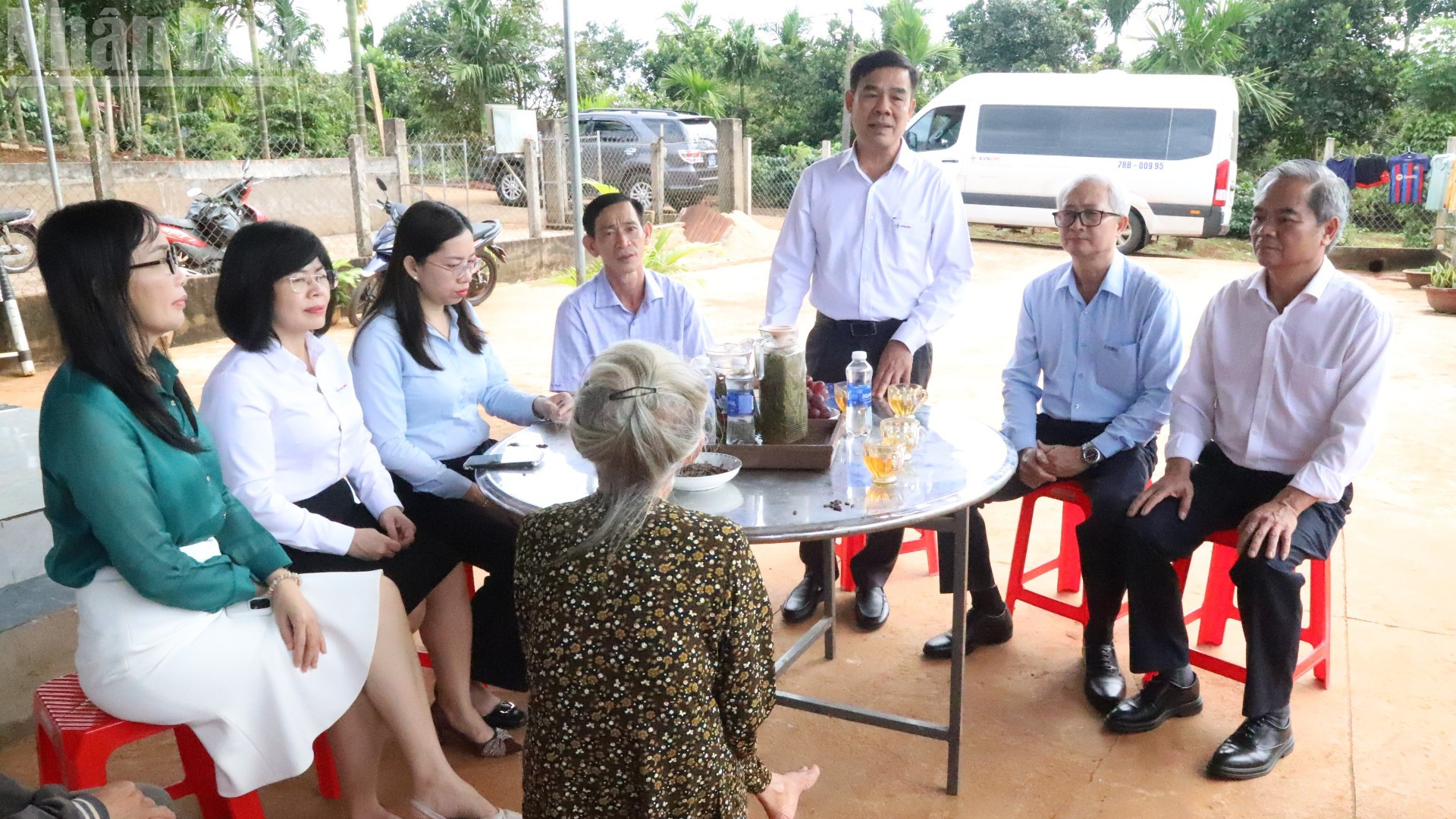 Ông Hà Văn Chương, Phó Giám đốc Công ty Điện lực Đắk Lắk phát biểu tại buổi lễ. ndo_tl_img-6929-8616.jpg