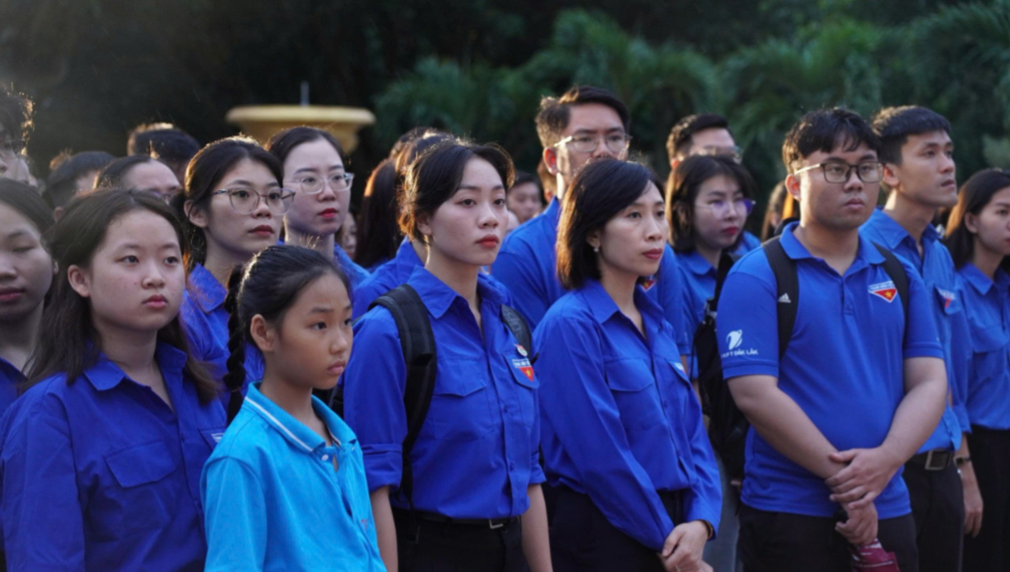 Lễ thắp nến tri ân còn là hoạt động phát huy truyền thống đạo lý “Uống nước nhớ nguồn” của thế hệ trẻ đối với thế hệ cha ông đã hy sinh vì độc lập, tự do của dân tộc. img-0542-4220.jpg