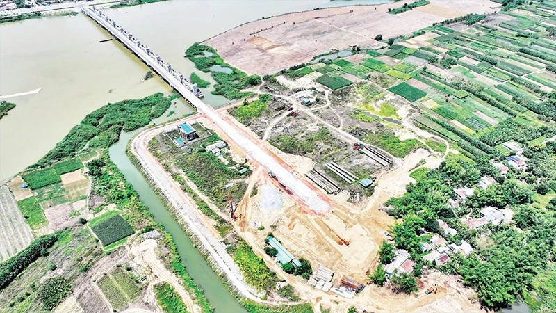 Gỡ vướng mặt bằng, dự án đập dâng hạ lưu sông Trà Khúc đang được thi công trở lại, phấn đấu đưa vào sử dụng trong năm 2025.