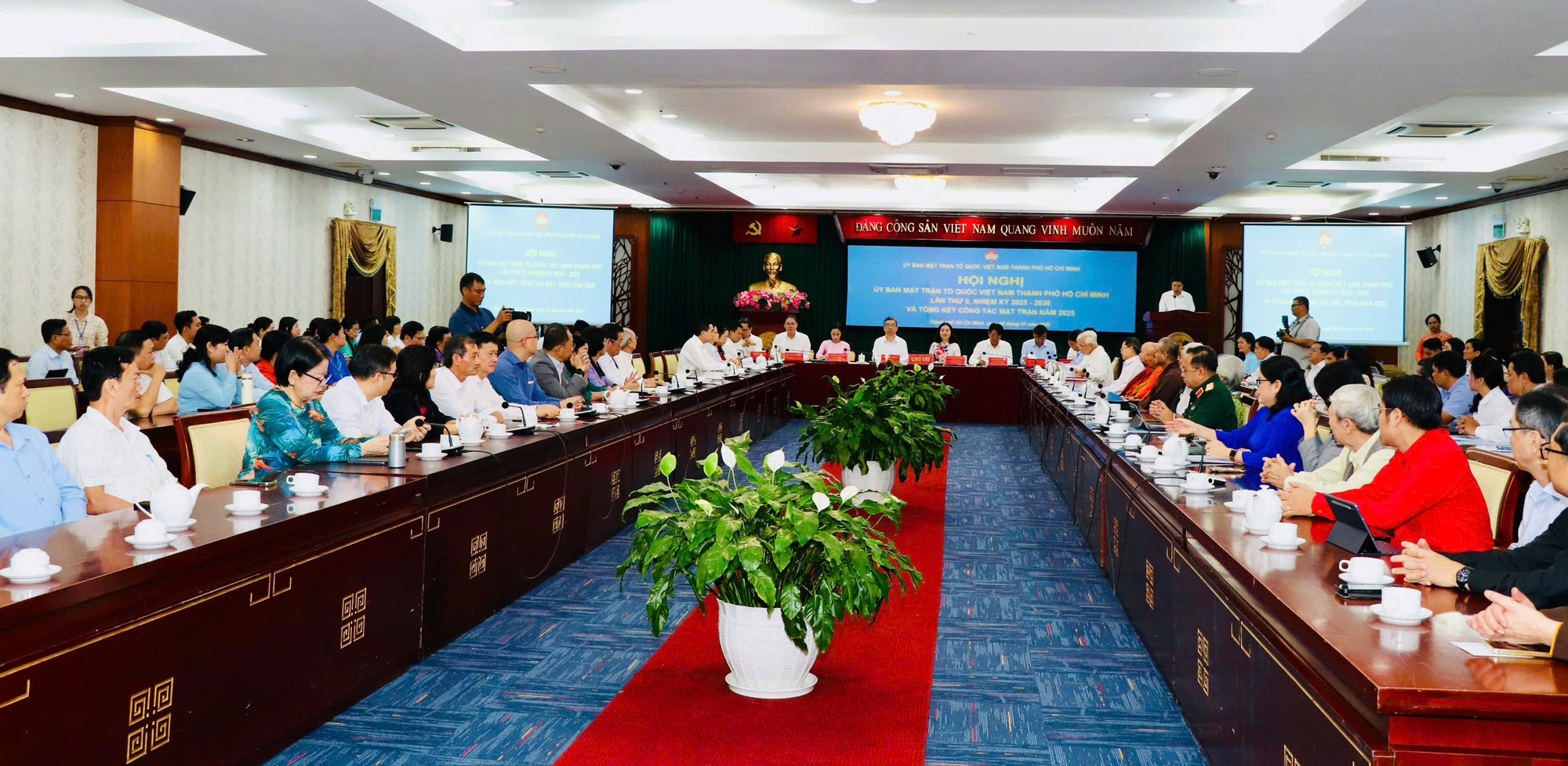 Toàn cảnh Hội nghị.