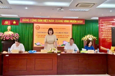 Bà Ngô Quỳnh Hoa, Phó Cục trưởng Cục Phổ biến, giáo dục pháp luật và Trợ giúp pháp lý phát biểu tại buổi làm việc.