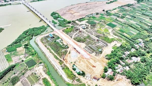 Gỡ vướng mặt bằng, dự án đập dâng hạ lưu sông Trà Khúc đang được thi công trở lại, phấn đấu đưa vào sử dụng trong năm 2025.