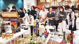 Doanh nghiệp trưng bày sản phẩm tại Trung tâm Xúc tiến Thương mại và Đầu tư Thành phố Hồ Chí Minh.