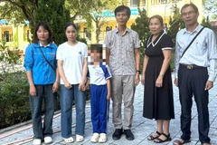 Học bổng “Tự lực vì chính tôi” đồng hành cùng trẻ em mồ côi sau mưa, lũ tại thành phố Huế.