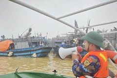 Hải đội Biên phòng 2 kêu gọi tàu thuyền.