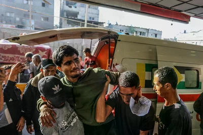 [Video] Israel tấn công gần điểm cứu trợ Gaza, nhiều dân thường thiệt mạng